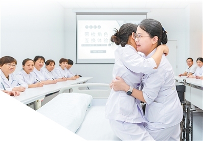 免陪照护,何以让患者安心家属省心?