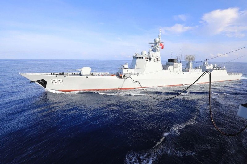 首次海上补给，成功！海军唐山舰、大庆舰、太湖舰奔赴亚丁湾