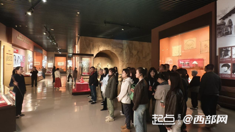 在延安  读好这本“永远读不完的书”