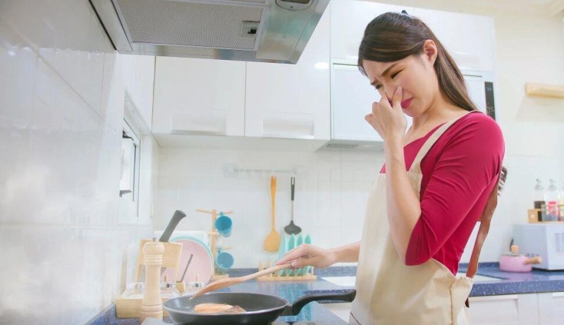 免疫力下降、致癌！炒菜时的这个动作，可能会威胁全家健康→