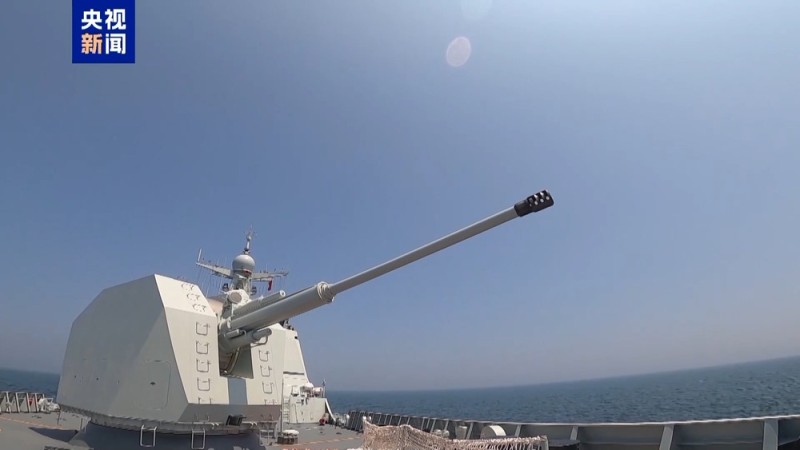 专治“火力不足恐惧症” 052D型驱逐舰的武器有多强？