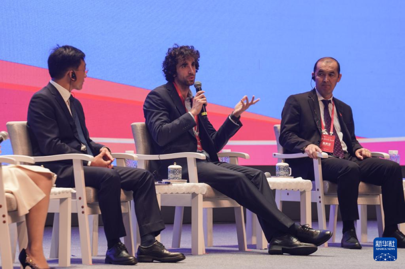 “世界市长对话・景德镇暨2025景德镇论坛”开幕 共绘文明繁荣新图景