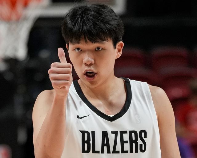 16分4板3帽！杨瀚森展现天赋，肖华把话挑明，NBA与中国篮球双赢