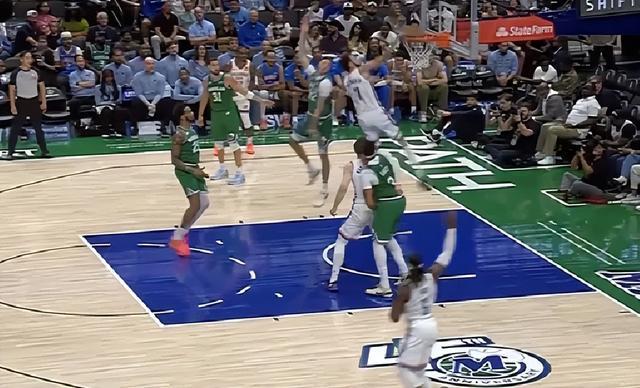 3场砸出75分！弗拉格，悬了！人家才是NBA第一新秀