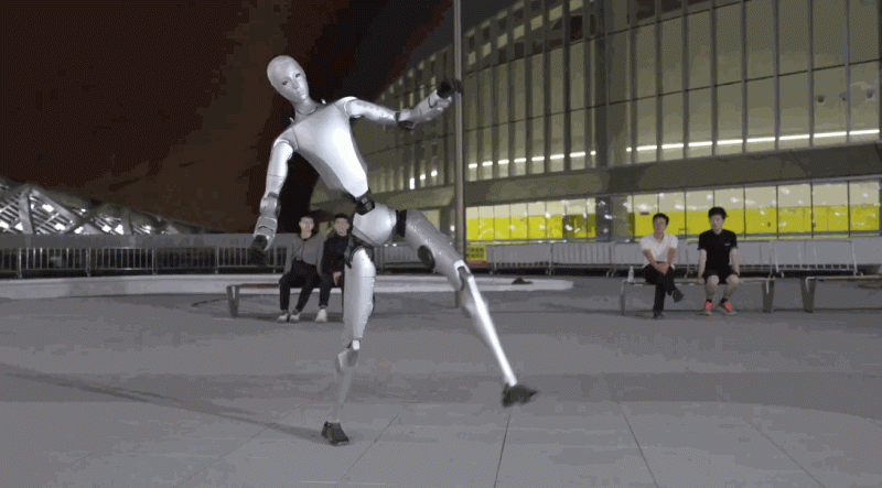 刚刚,宇树发布180cm仿生人形机器人!会跳芭蕾能打功夫,撞脸经典科幻片