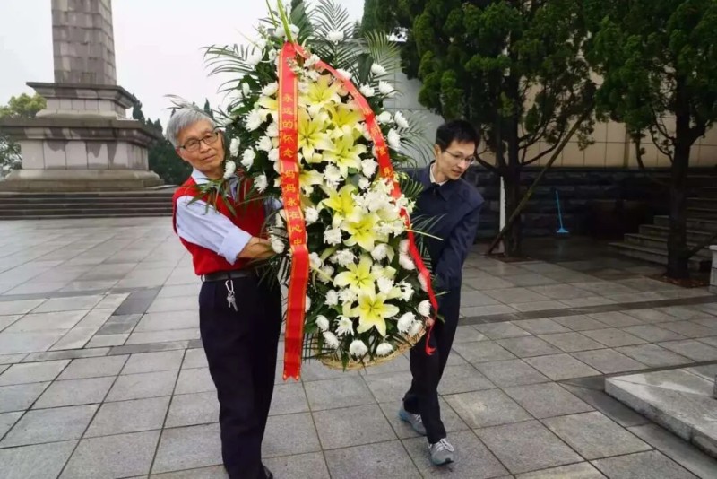 “告诉爸爸，妈妈很快就回来了” 这条归家路她走了60年