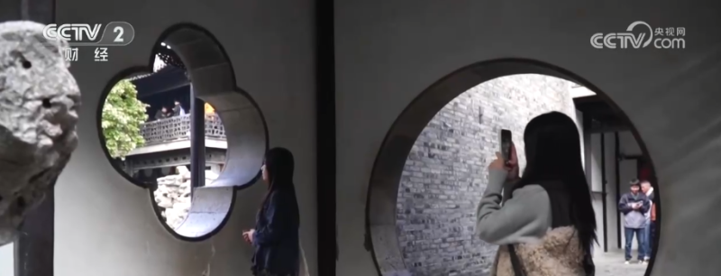 “斑斓秋色+新潮玩法”点燃赏秋游新热力 文旅新消费活力十足