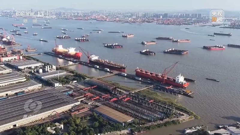焦点访谈丨“风雨兼程见彩虹” 中国经济巨轮破浪前行