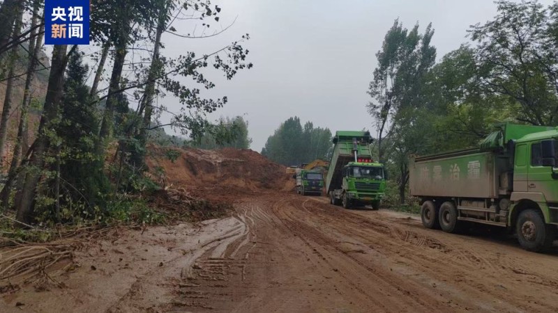 陕西千阳国道344线因降雨突发山体滑坡 暂无人员伤亡