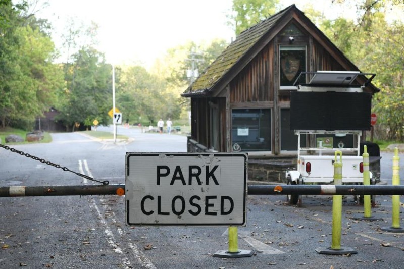 美国政府“停摆”持续 多重负面影响显现