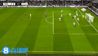 曼城3-1逆转斯旺西进八强 多库马尔穆什破门谢尔基传射+中柱