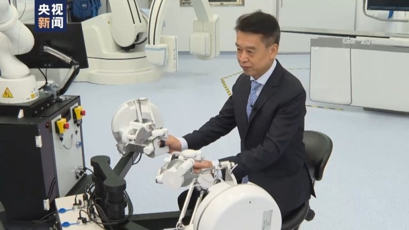 亚太同行・中国担当丨无人车、机械狗、手术臂：中国科技在亚太上新！