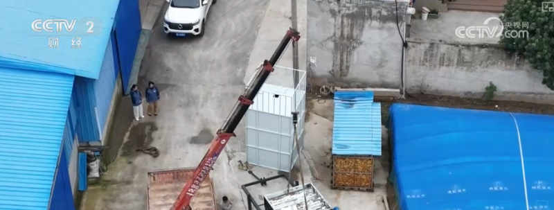 多举措协同全力推进秋收 高科技农机与时间“赛跑”抢收抢种