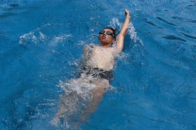 230斤小伙酒后落入钱塘江，漂浮7小时终获救