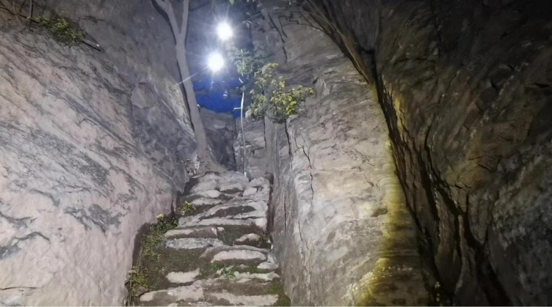 6人走“逃票线路”被困 迷路看影子也能辨方向 登山安全指南→