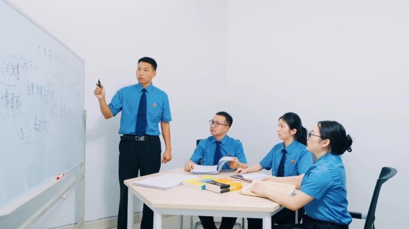 国宝之“伤”：“大熊猫被虐待”网络谣言案调查