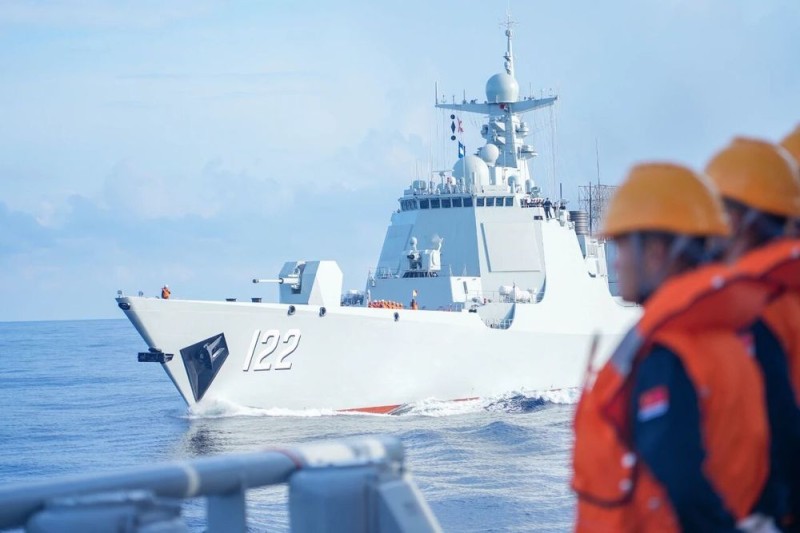 首次海上补给，成功！海军唐山舰、大庆舰、太湖舰奔赴亚丁湾