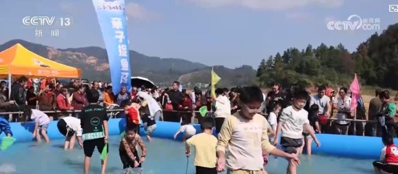 品蟹宴、捕鱼乐、果菜香!共享金秋丰收喜悦 多地特色田园体验点燃乡村文旅消费热