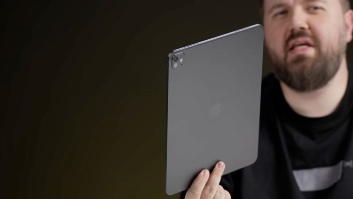 新 iPad 真机全球首曝！苹果被俄罗斯人透了个底朝天