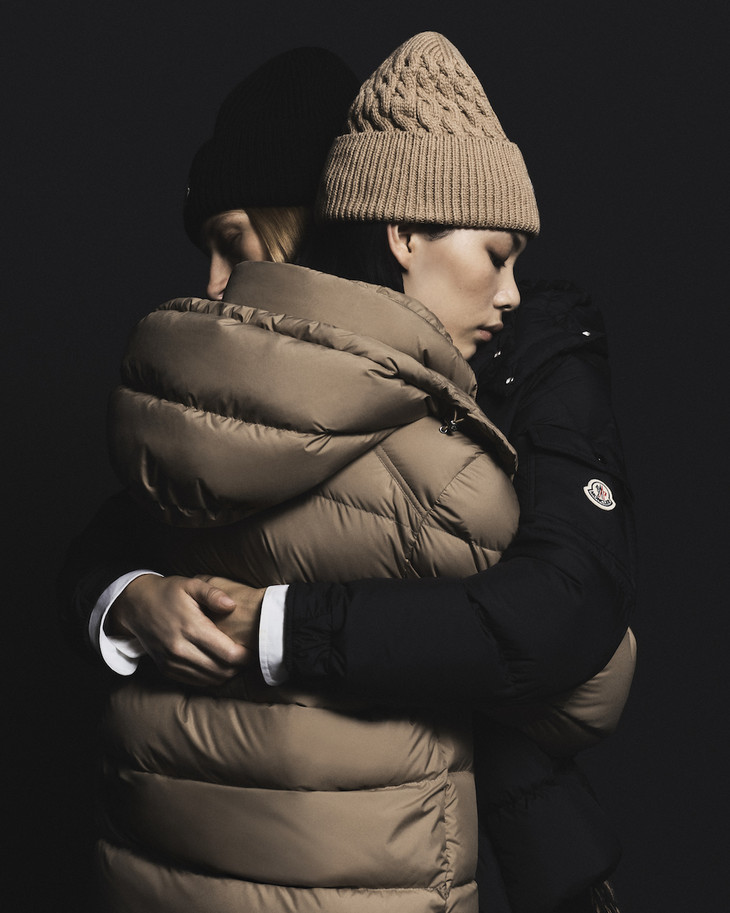 盟可睐MONCLER “温暖与共” 广告大片 携手传奇挚友AL PACINO和ROBERT DE NIRO歌颂温暖与爱