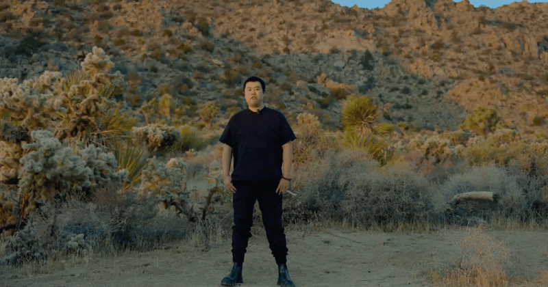 这个明星 AI 硬件在翻车被骂后,把自己「炸了」,并放了一个大招