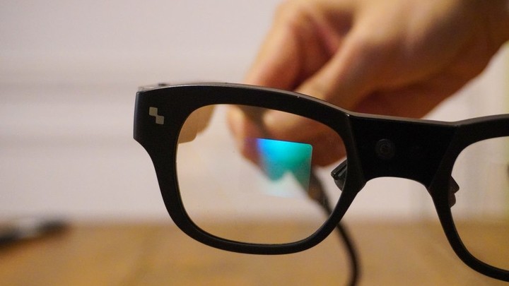 从 Meta 拆解、苹果眼镜爆料，看「不科幻但好用」的 AR 眼镜｜硬哲学