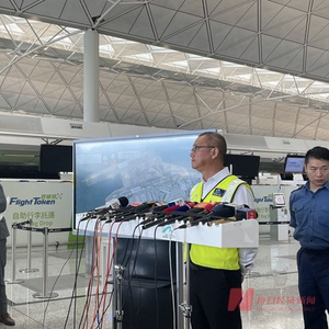 香港机场货机坠海事故细节：事故发生前未收到任何求救信号，巡逻车在安全距离内被飞机撞落海中