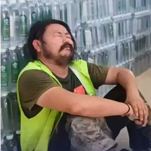 捐赠救灾物资走高速被收1180元 知名公益人士胡雷质疑广西高速