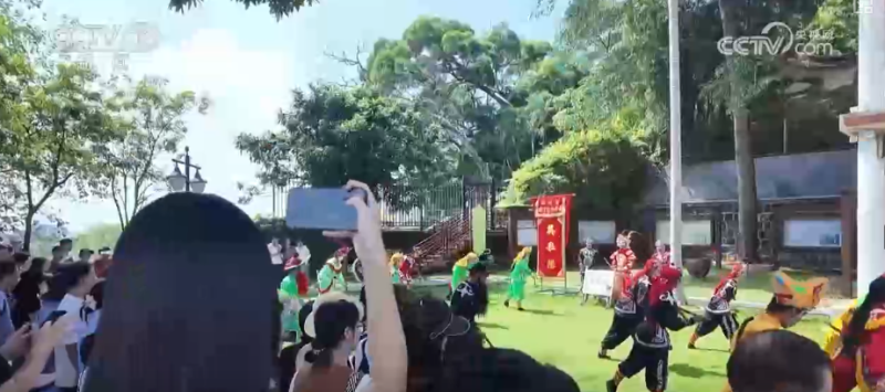 体育搭台、文化唱戏,焕新颜!“中华战舞”引客来 古城旅游经济热力十足