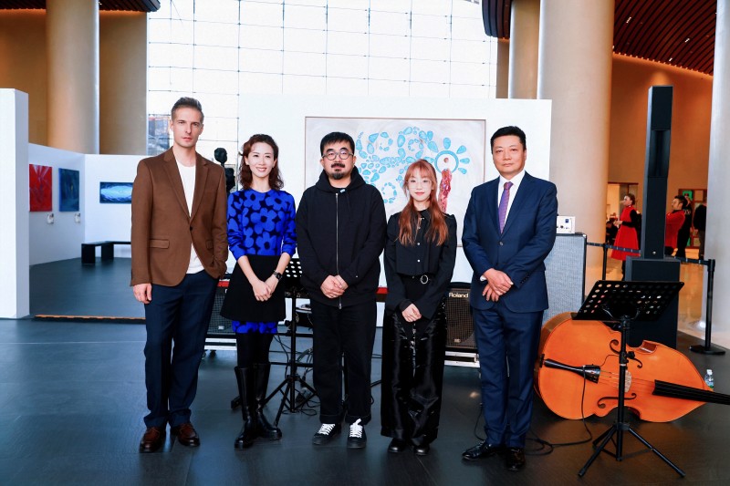 《东 ∞ 西》艺术展——以跨界共创探索文化交融新维度