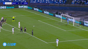 那不勒斯2-0卡拉巴赫 霍伊伦失点麦克托米奈破门+造乌龙