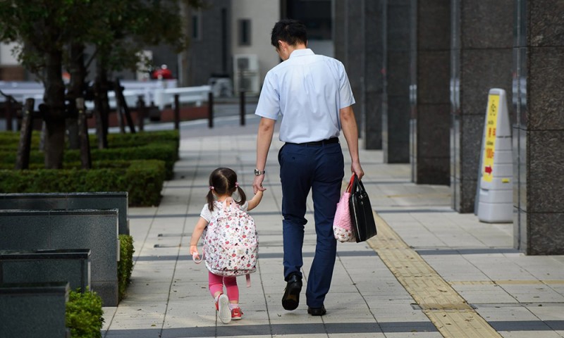 东京推行每周四天工作制,意在鼓励生育