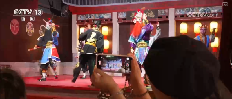 体育搭台、文化唱戏,焕新颜!“中华战舞”引客来 古城旅游经济热力十足