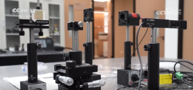 新消费图鉴 | 情感搭子、随身翻译官……“科技+”激发消费“新”风尚