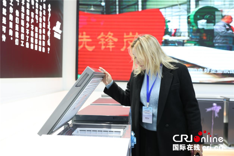 【2025打卡中国】商丘民权有多“冷”?外国网红在这里找到了一条百亿“热”链! 【2025打卡中国】商丘民权有多“冷”?外国网红在这里找到了一条百亿“热”链!