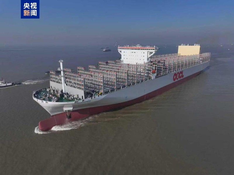 “巨无霸”出江！超大型集装箱船在江苏南通试航