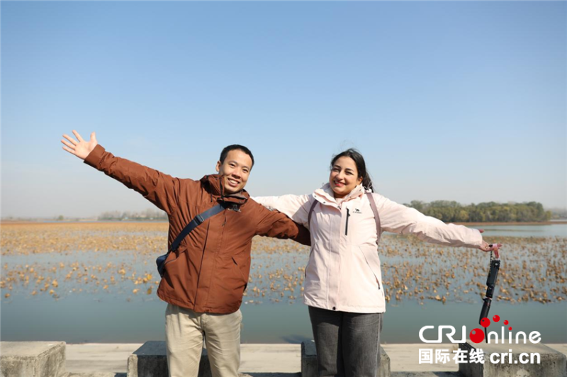 【2025打卡中国】商丘民权有多“冷”?外国网红在这里找到了一条百亿“热”链! 【2025打卡中国】商丘民权有多“冷”?外国网红在这里找到了一条百亿“热”链!