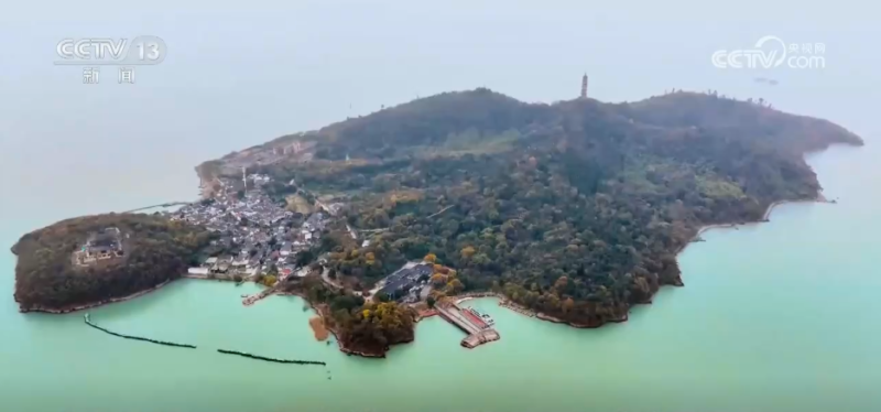 科技赋能快递业跑出“加速度” “小包裹”见证经济“大活力”