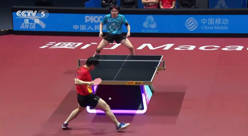 全运会乒乓球男团金牌赛：樊振东战胜王楚钦 上海队将总比分扳平