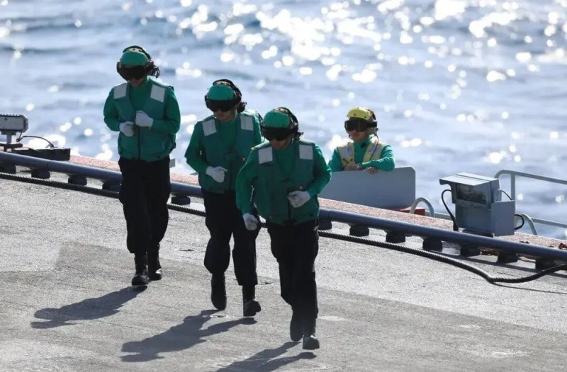 什么？这个动作走红竟已是13年前了！