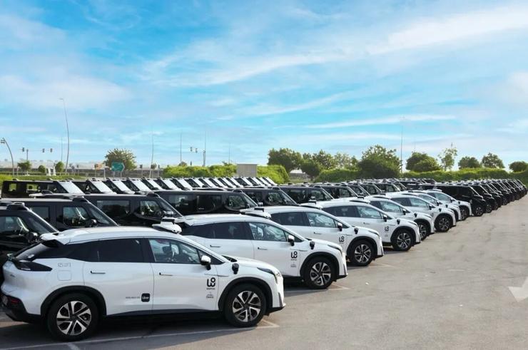 全球 Robotaxi 第一股登陆港股，文远知行抢占 L4「桥头堡」