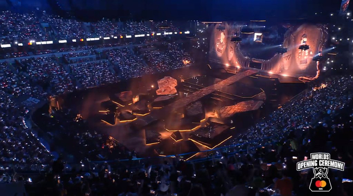 T1击败KT夺冠，Faker用第六冠给LPL资本上了一课