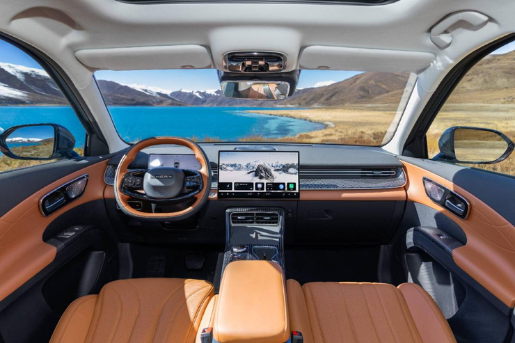 第五代奇瑞瑞虎 8售价9.29万起，“油电同智”标配高通8155芯片