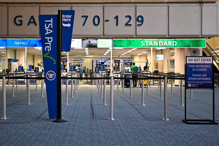 全美约6%航班被取消，政府“停摆”重创航空运营