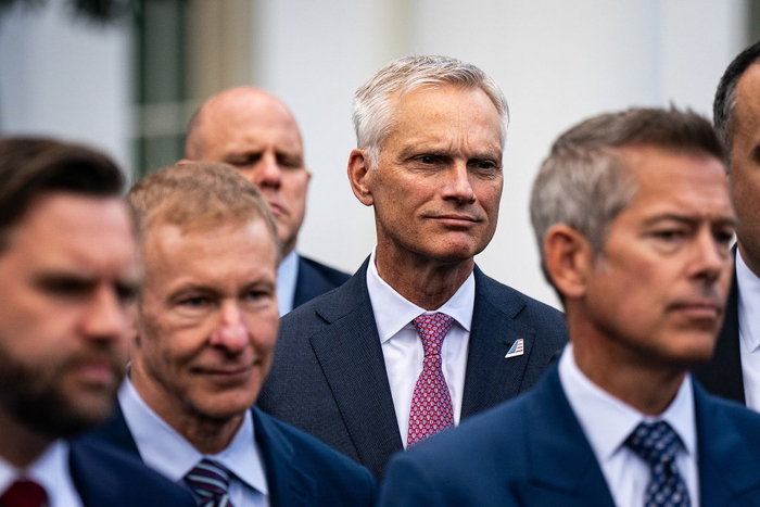 全美约6%航班被取消，政府“停摆”重创航空运营