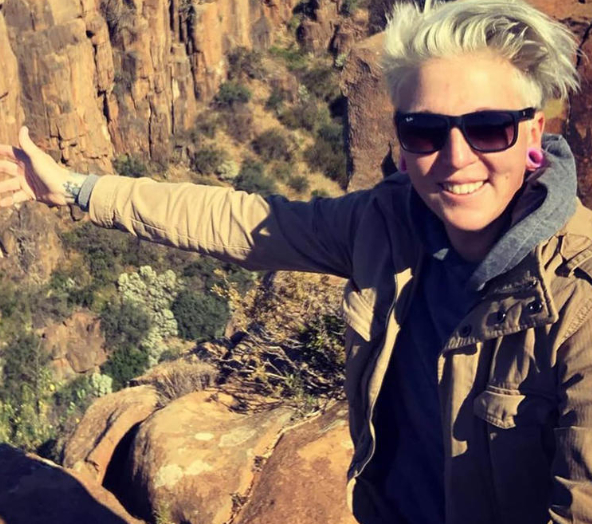 43岁女星，坠机身亡