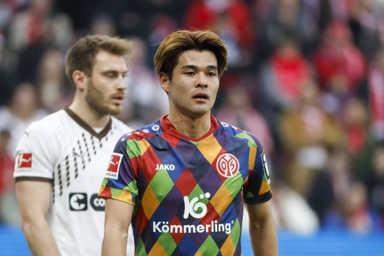 德媒：法兰克福有意日本中场佐野海舟，美因茨要价超2500万欧