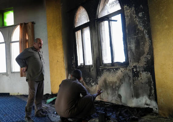 以色列定居者在约旦河西岸纵火焚烧清真寺