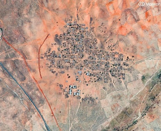 这里已被屠城，血迹太空可见