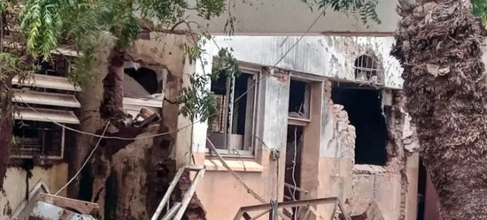 这里已被屠城，血迹太空可见